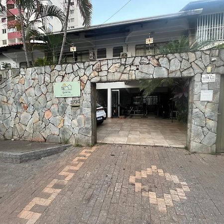 Casa Quintal Bueno! 5 Quartos Com Ar Split E Internet Ultra! Perto Do Melhor De Goiania! Marista Parques Areiao E Vaca Brava Hospital Premium Mater Dei Blue Fit Perdomo Goiania Shopping! Экстерьер фото