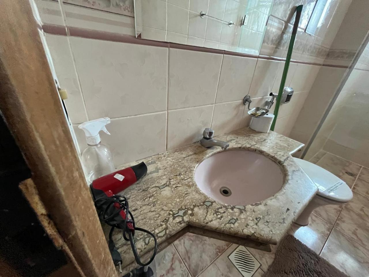 Casa Quintal Bueno! 5 Quartos Com Ar Split E Internet Ultra! Perto Do Melhor De Goiania! Marista Parques Areiao E Vaca Brava Hospital Premium Mater Dei Blue Fit Perdomo Goiania Shopping! Экстерьер фото